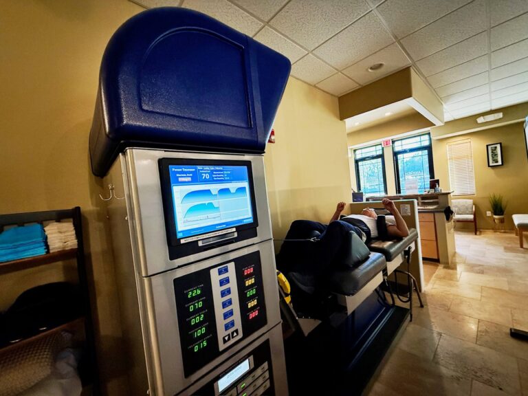 spinal decompression for herniated disc treatment in Phoenix, AZ.